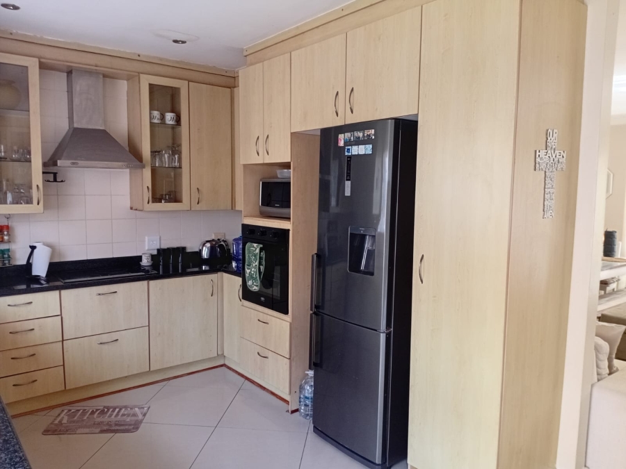 To Let 3 Bedroom Property for Rent in Beacon Bay North Eastern Cape